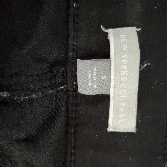 New York & Company Black High Waisted Pull on Skinny Small Jeans - Picture 4 of 8